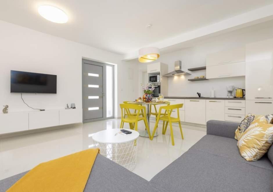 Apartments Losinj Sunset มาลีโลชินจ์ ภายนอก รูปภาพ